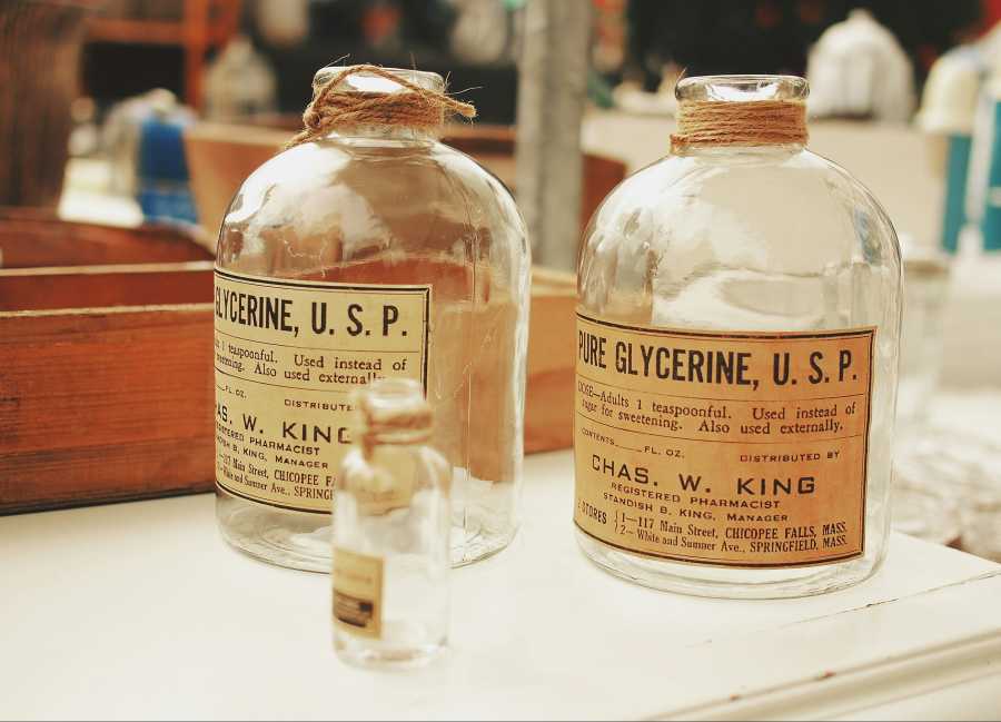 Industrial lubricants (hydraulic, gear, compressor oils)